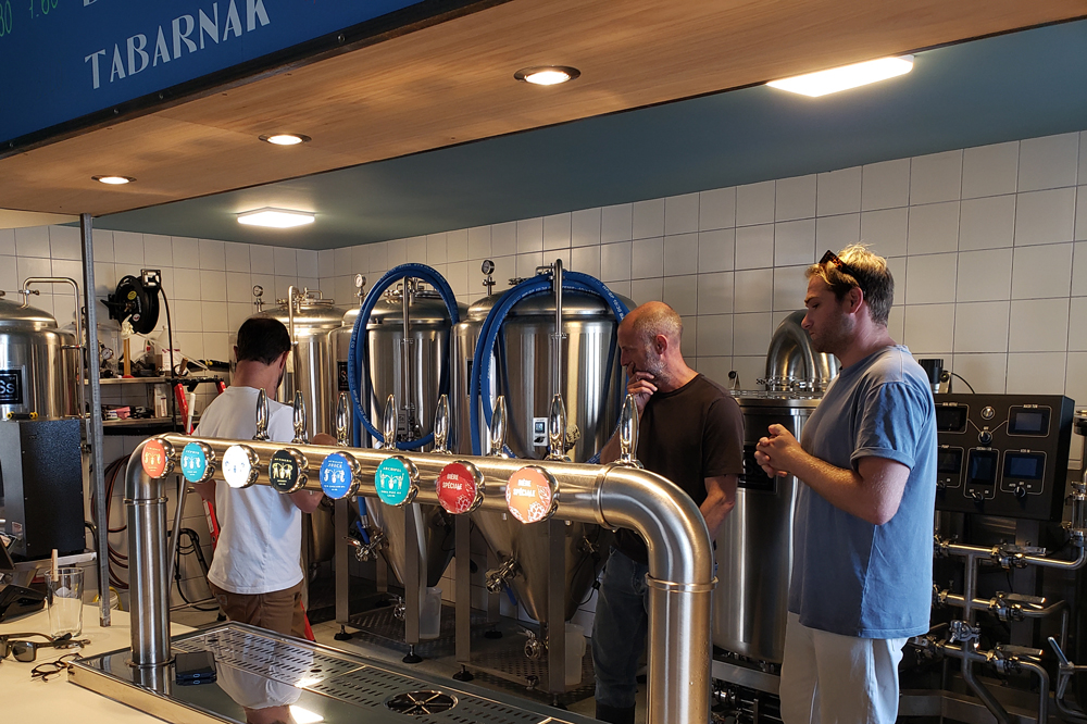 tabernaude2.jpg (558 KB)